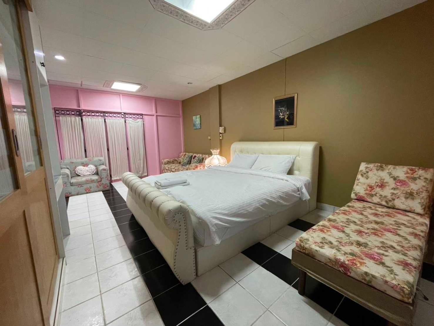 Oyo 75486 Anna Residence Jomtien Exterior photo
