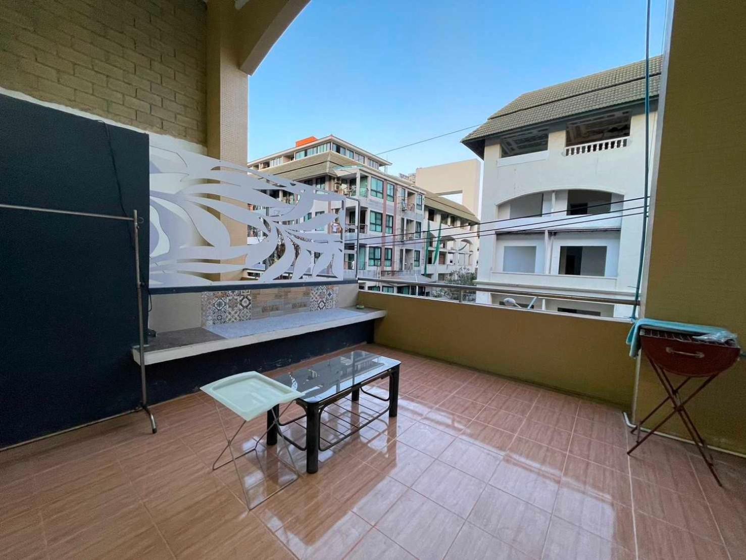 Oyo 75486 Anna Residence Jomtien Exterior photo