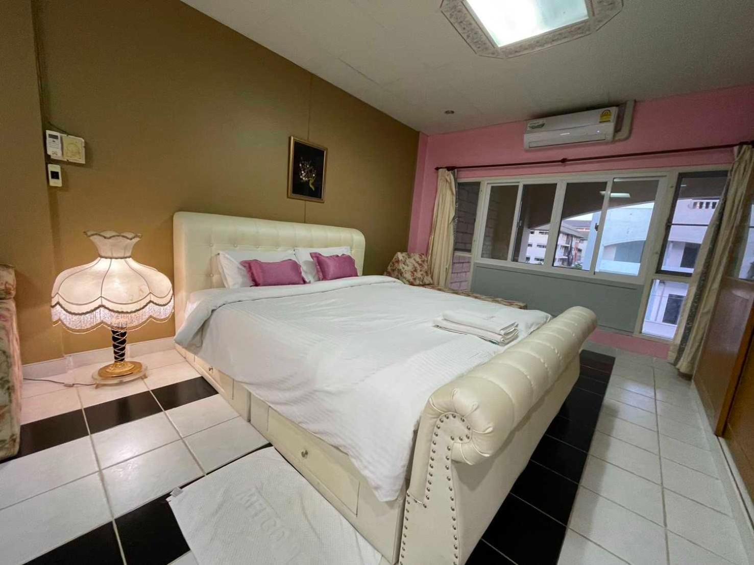 Oyo 75486 Anna Residence Jomtien Exterior photo