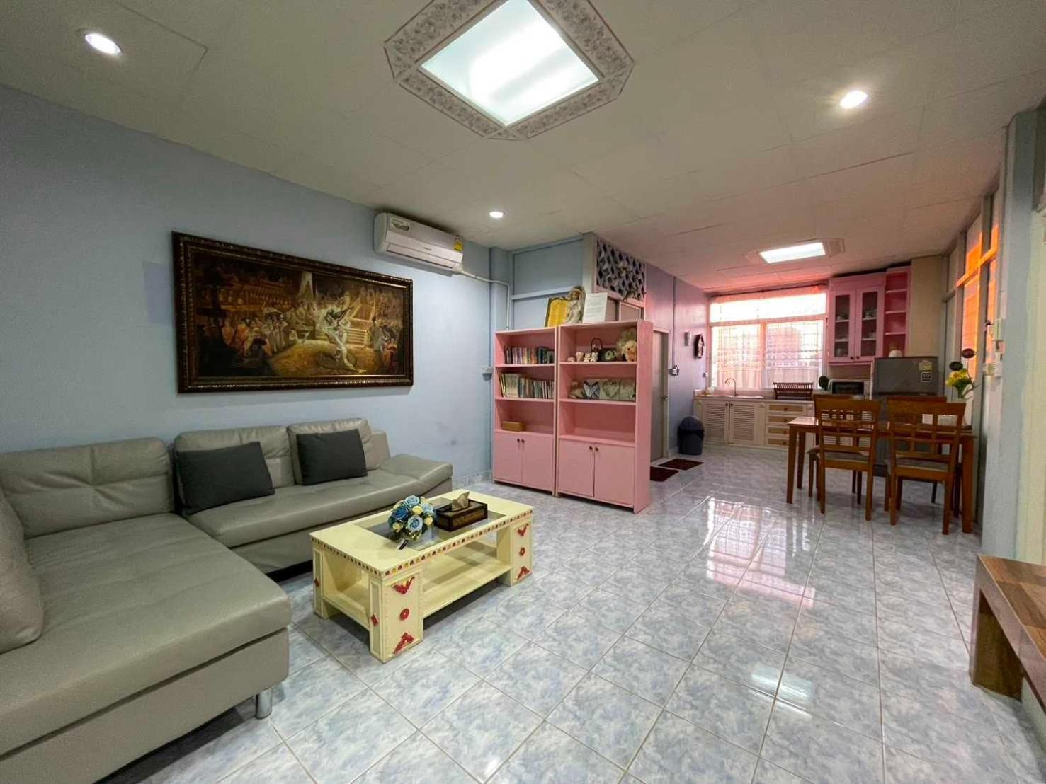Oyo 75486 Anna Residence Jomtien Exterior photo