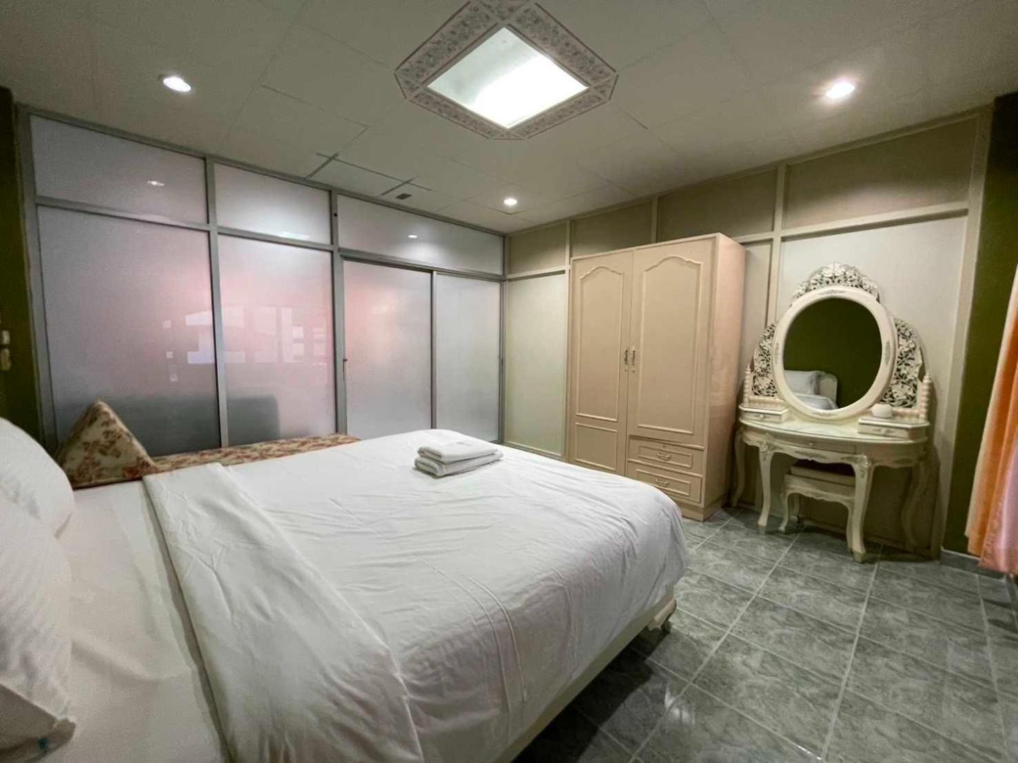 Oyo 75486 Anna Residence Jomtien Exterior photo