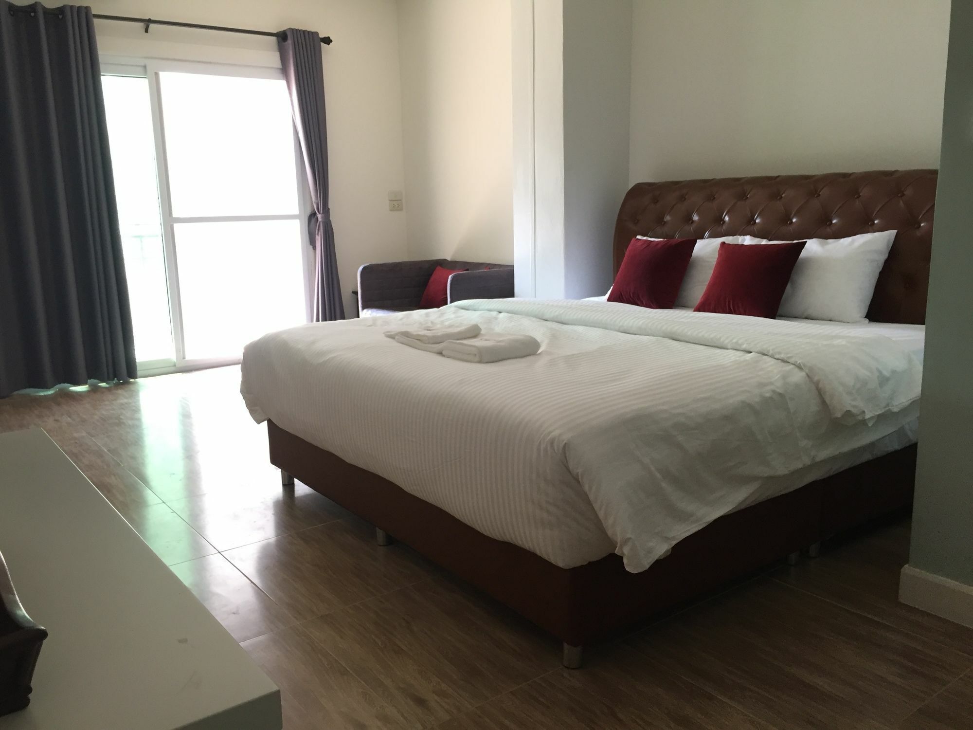 Oyo 75486 Anna Residence Jomtien Exterior photo